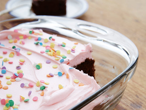 A momentary break to unveil (pimp) the new Baked by Fire-King bakeware.