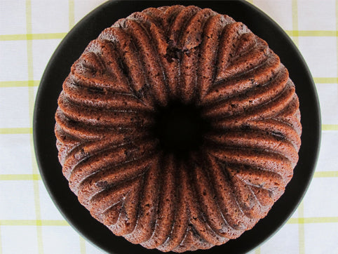 Super Simple Pumpkin Chocolate Chip Bundt Cake